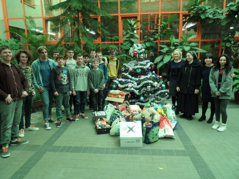 Żarów: Szkoła Podstawowa w Żarowie pomaga Hospicjum