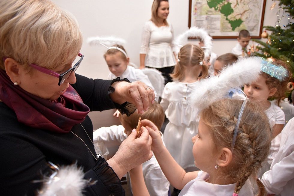 Bystrzyca Dolna: Przedszkolaki udekorowały choinkę