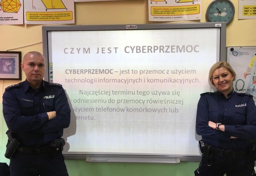 Lutomia Dolna: Rozmawiali z młodzieżą o cyberprzemocy