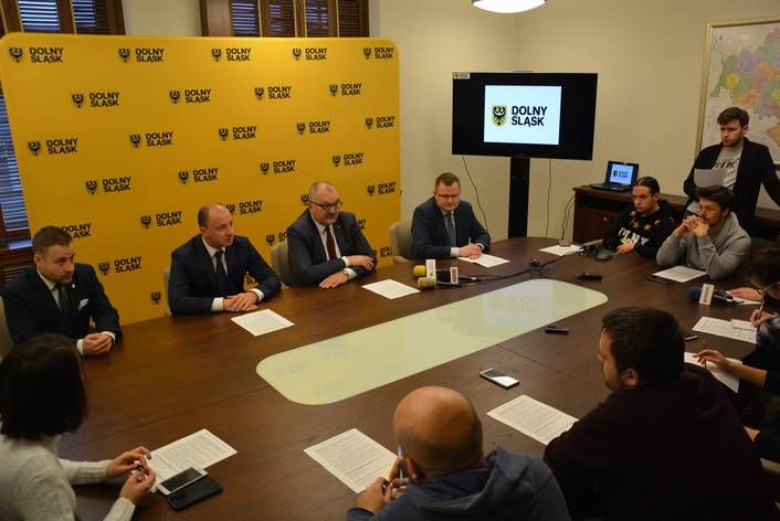 Świdnica: Marszałek zwiększa dofinansowanie dla rewitalizacji linii nr 285 Wrocław – Świdnica