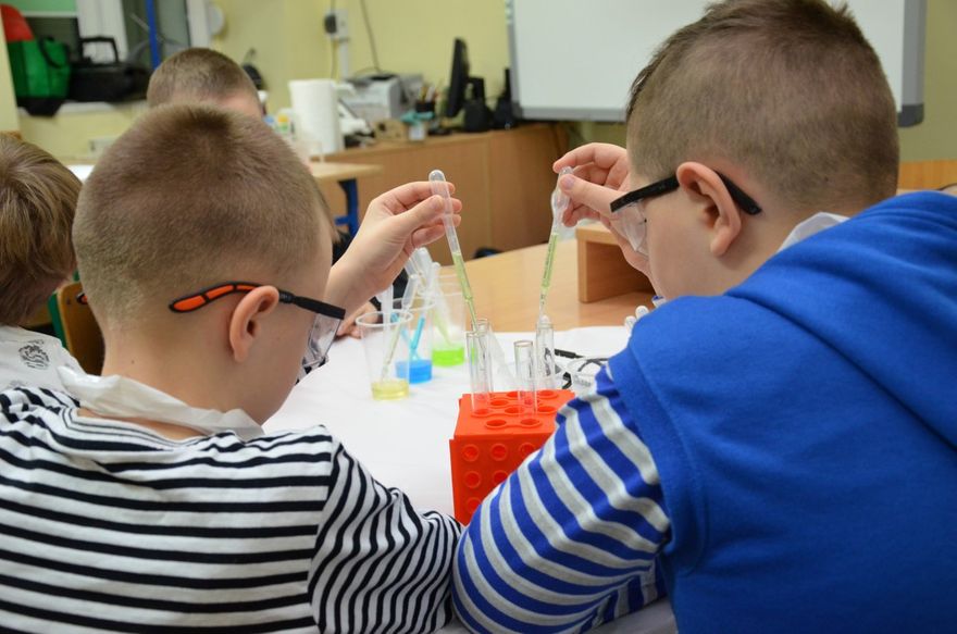 Gmina Marcinowice: Laboratorium Małego Naukowca–za nami naukowe ferie w gminie Marcinowice