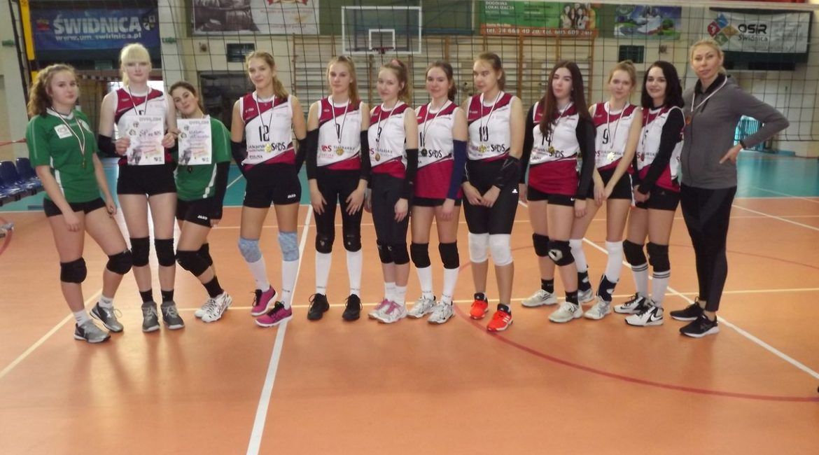 Świdnica: Faworytki nie zawiodły