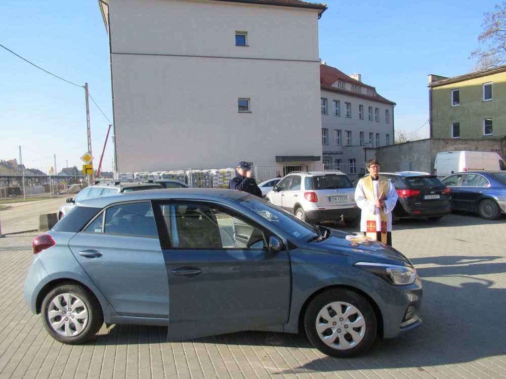 Jaworzyna Śląska: Policjanci Jaworzyny Śląskiej otrzymali nowy radiowóz