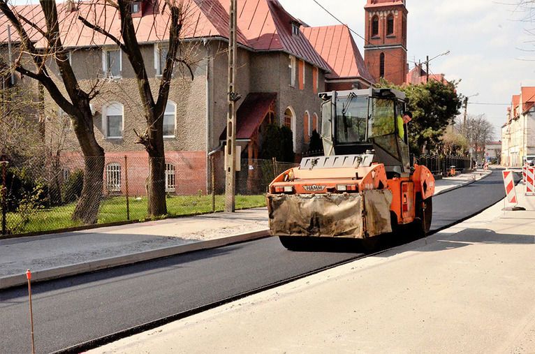 Żarów: Kolejny etap prac drogowych przy ul. Mickiewicza w Żarowie