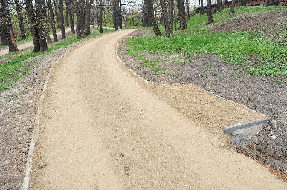 Świdnica: Powstają nowe alejki w Parku Wrocławskim