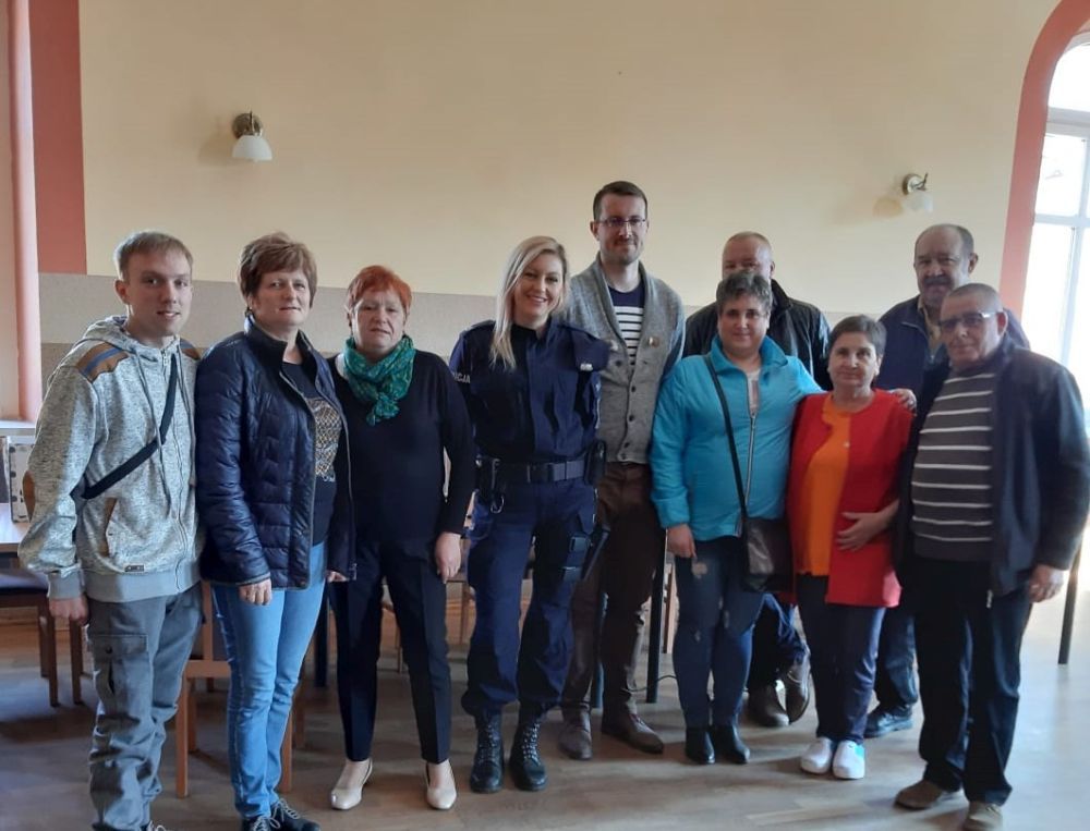 Mokrzeszów: „Wzorowy Senior” – dzielnicowa Posterunku Policji w Słotwinie rozmawiała z mieszkańcami Mokrzeszowa
