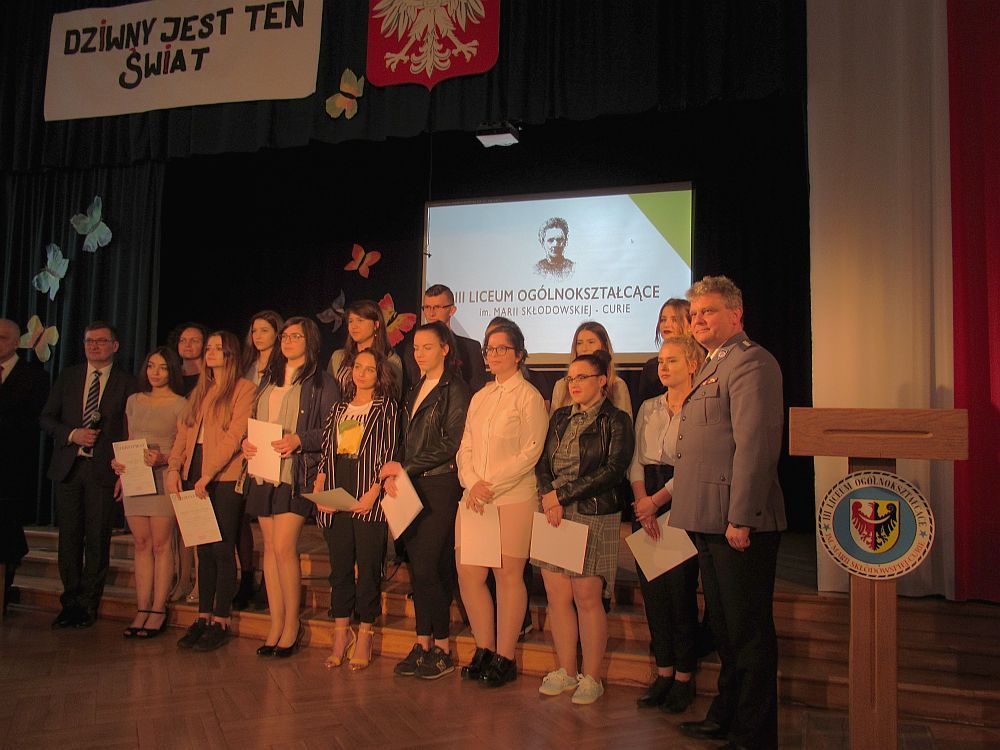 Świdnica: Uczniowie klasy III o profilu policyjnym zakończyli edukację licealną
