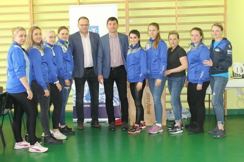 Świebodzice: Piłkarki ręczne docenione