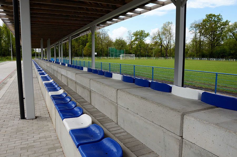 Żarów: Zakończyła się budowa trybun na stadionie sportowym