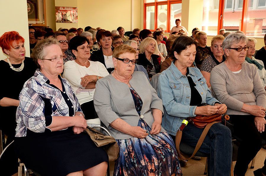Żarów: Studenci UTW udają się na zasłużone wakacje