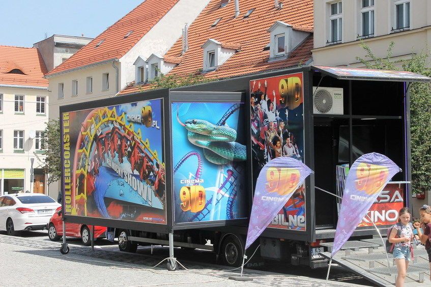 Świebodzice: Mobilne kino 9D zaprasza do wspólnej rozrywki