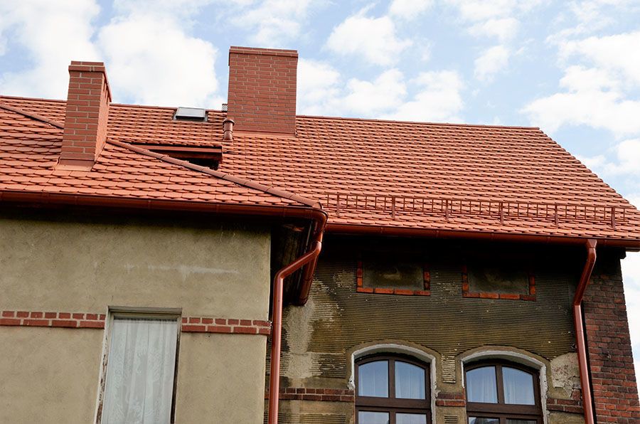 Żarów: Przy ul. Mickiewicza 12 nowy dach