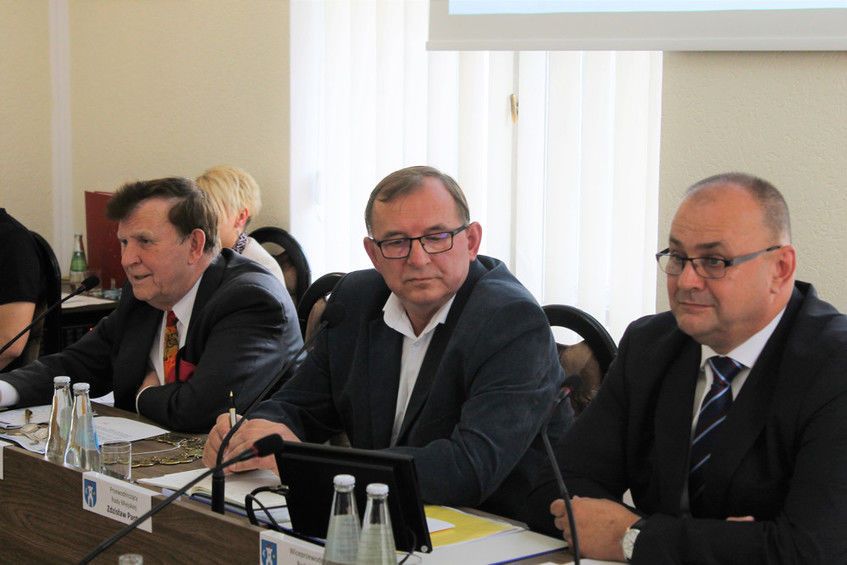 Świebodzice: Podjęli uchwały