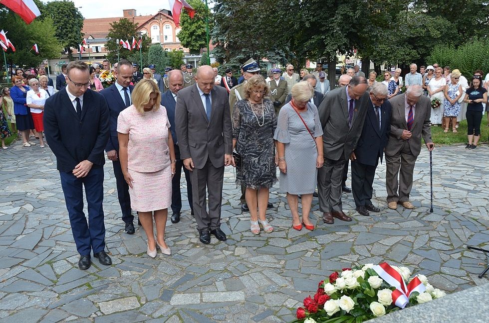 Świdnica: Złożyli kwiaty