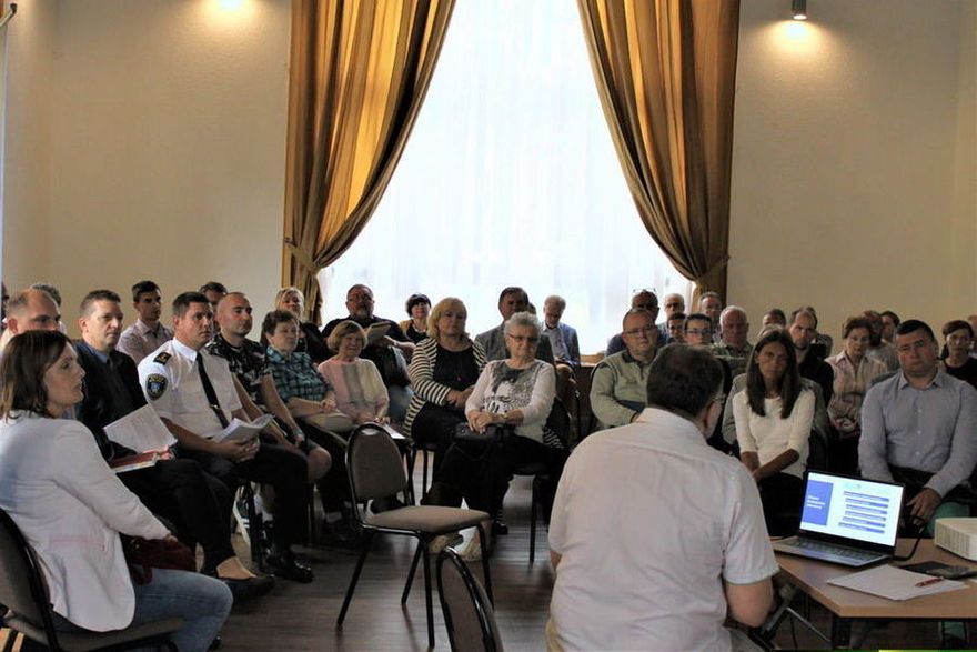 Gmina Świebodzice: Rozpoczęli konsultacje