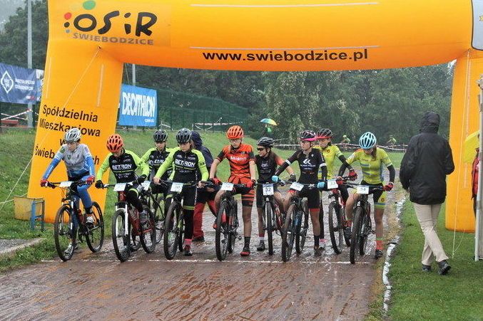 Świebodzice: Kolarskie zmagania