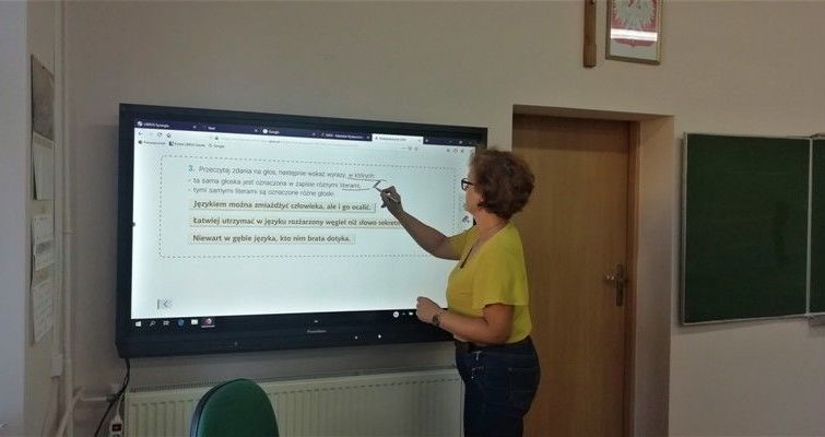 Stanowice: Interaktywne monitory