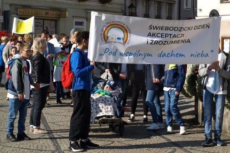 Świebodzice: Akceptacja i zrozumienie