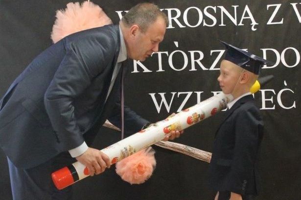 Świebodzice: Pasowanie na ucznia