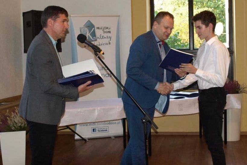 Świebodzice: Stypendia wręczone