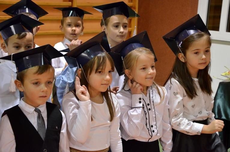 Żarów: Pierwszoklasiści po ślubowaniu