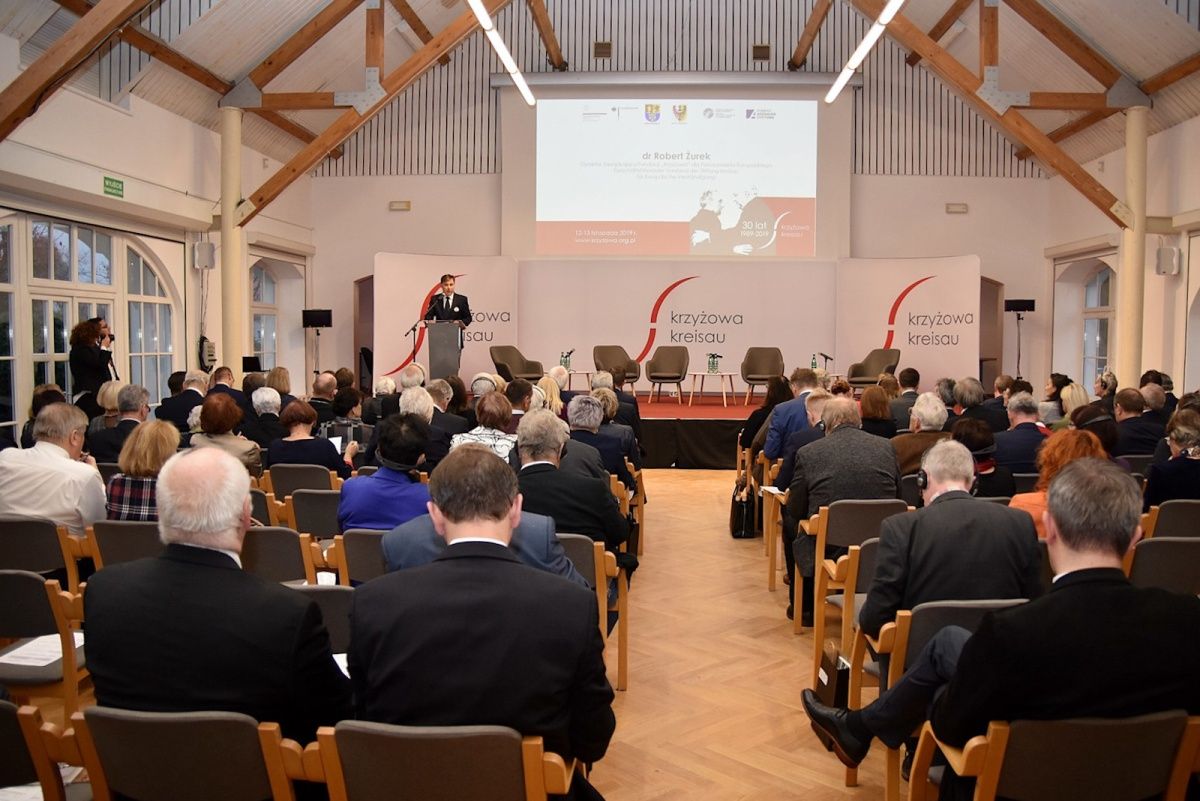 Krzyżowa: Międzynarodowa konferencja