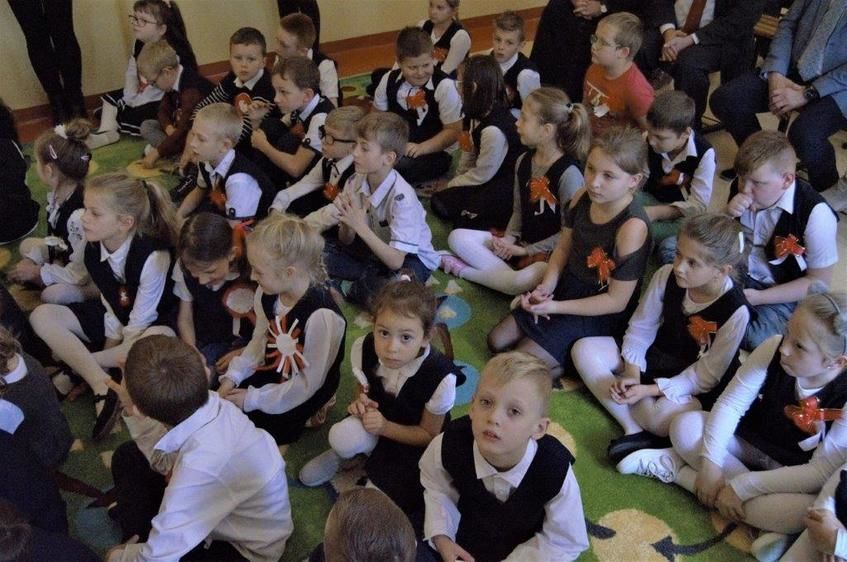 Świebodzice: "Szkoła do hymnu"