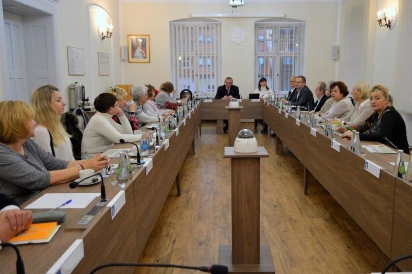 Świebodzice: Rada seniorów
