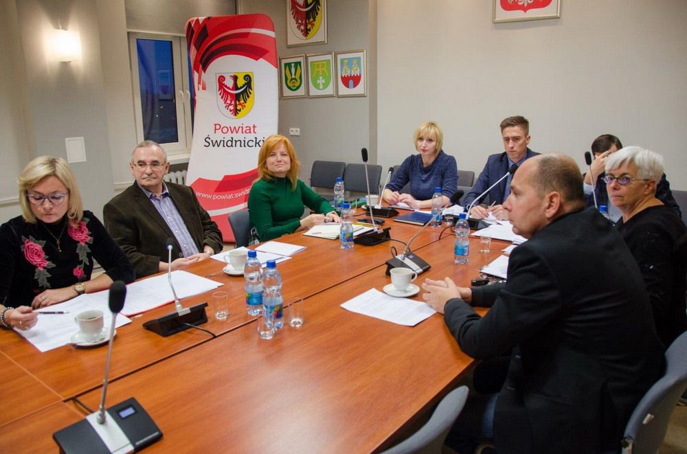 Świdnica/powiat świdnicki: Co z pogotowiem?