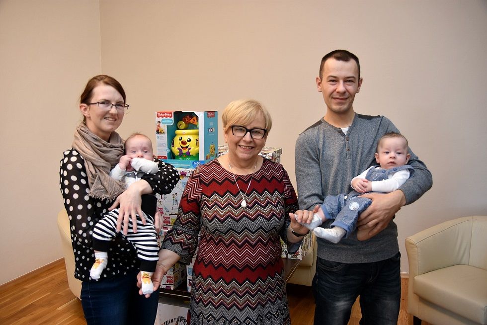 Gmina Świdnica: Bliźniaki z wyprawkami