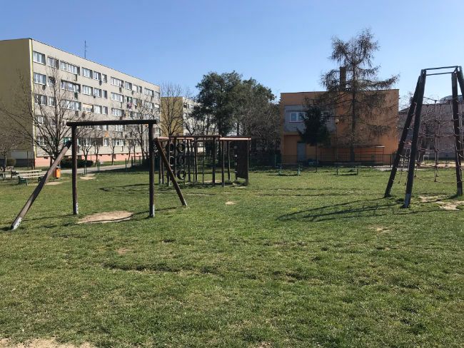 Gmina Żarów: Zamknięte place