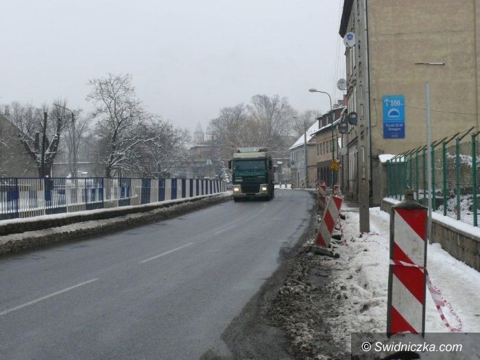 REGION: Ograniczenia dla pracujących poza krajem