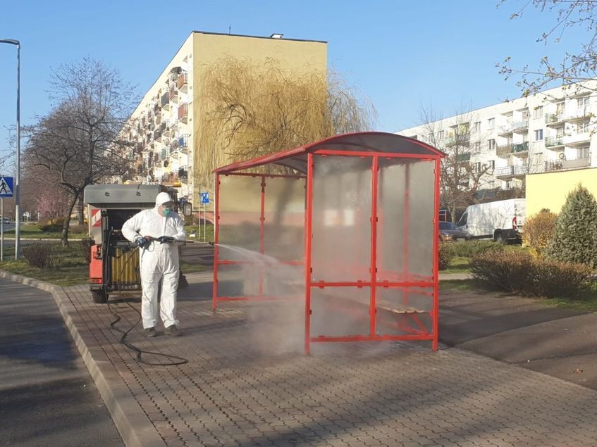 Świebodzice: Dezynfekcja wiat