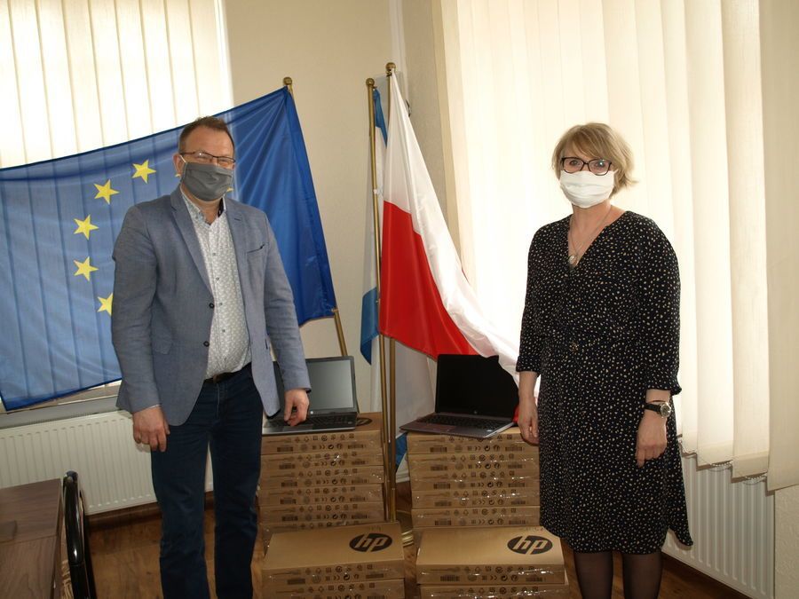 Świebodzice: Komputery dla szkół