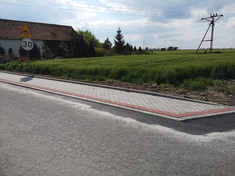 Gmina Żarów: Chodniki jak nowe