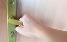 Świdnica/powiat świdnicki: Metodą "na klamkę"