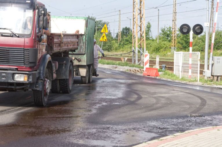 Żarów: Kontynuują prace
