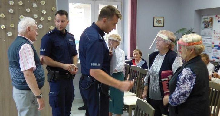 Strzegom: Policjanci u seniorów