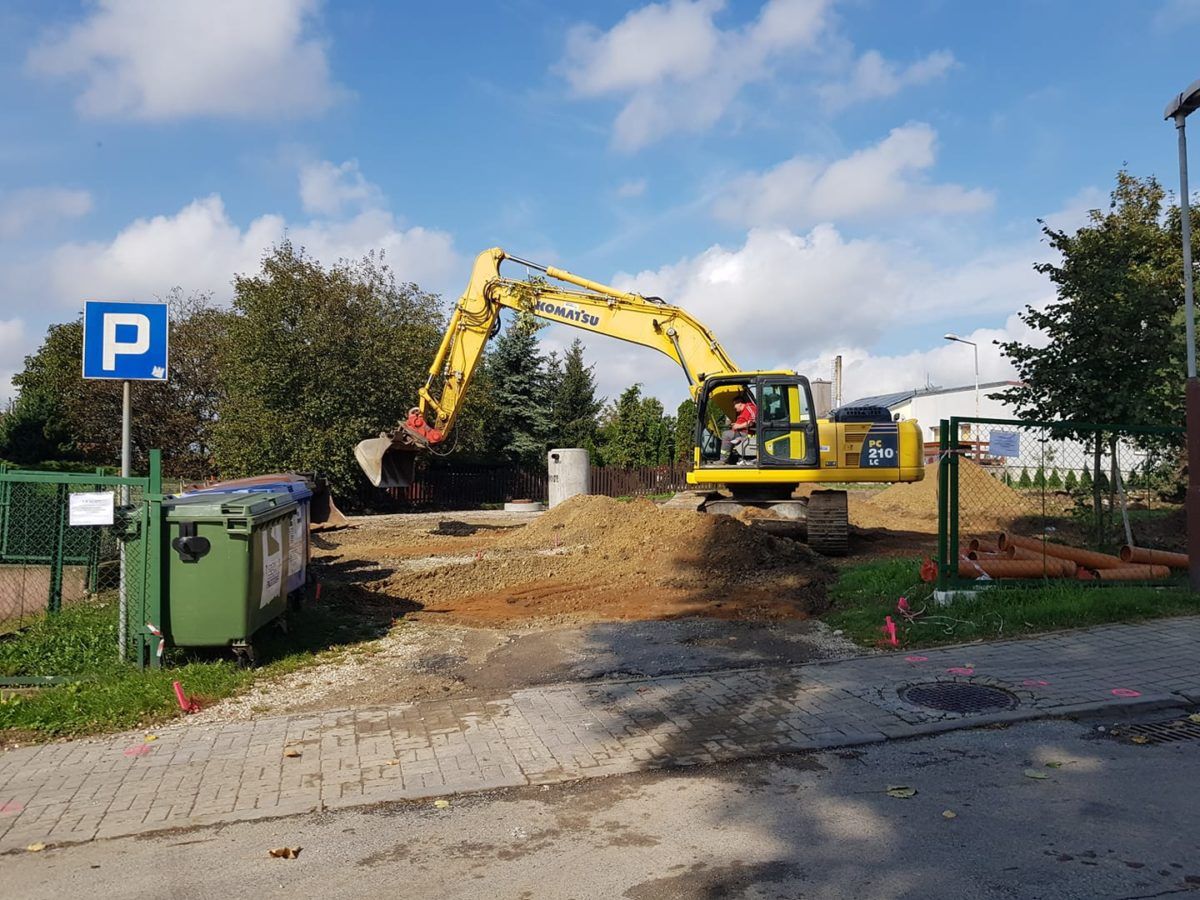 Marcinowice: Przebudowują parking
