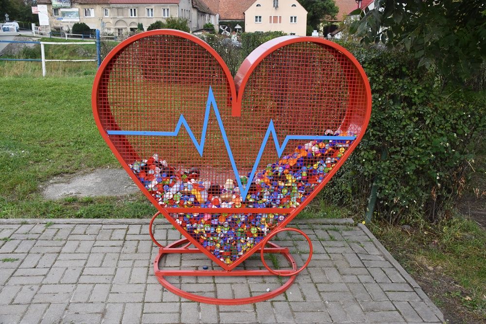 Gmina Świdnica: Przybywa nakrętek