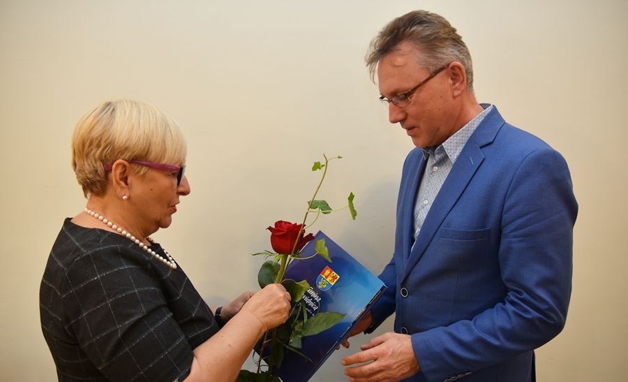 Gmina Świdnica: Profesor oświaty