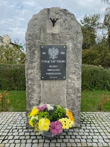 Gmina Świdnica: Odkupili chryzantemy