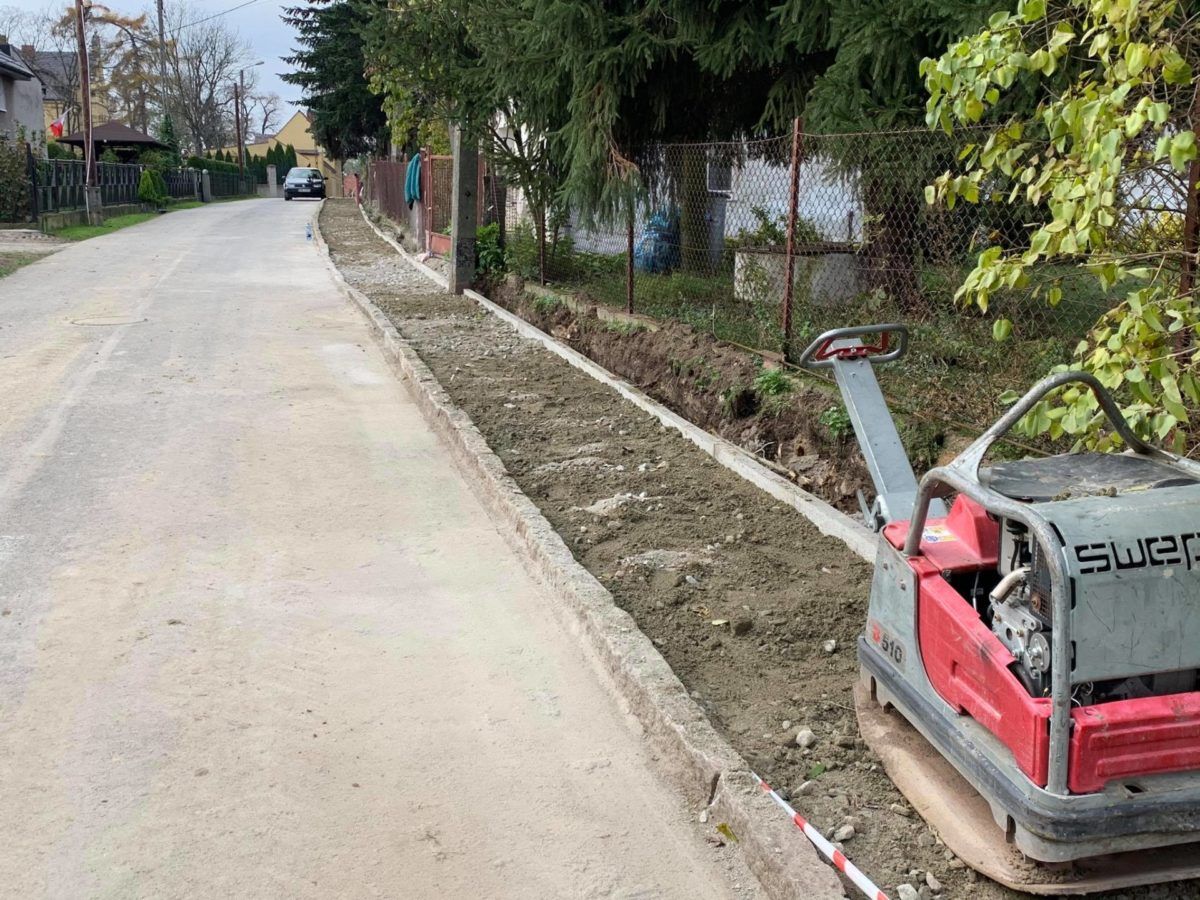 Gruszów: Gruszów z chodnikiem