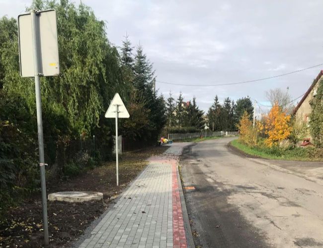 Gmina Żarów: Nowe chodniki
