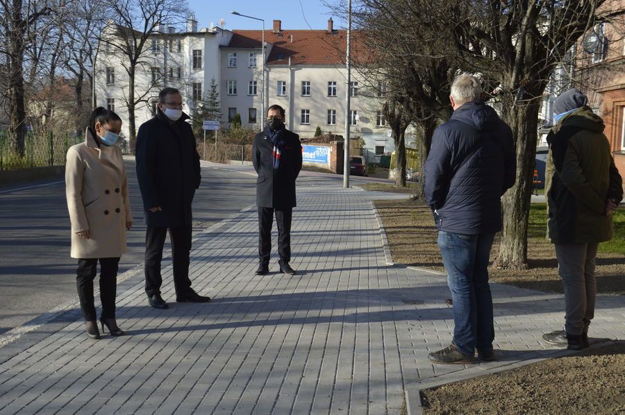 Świebodzice: Odbiór chodnika