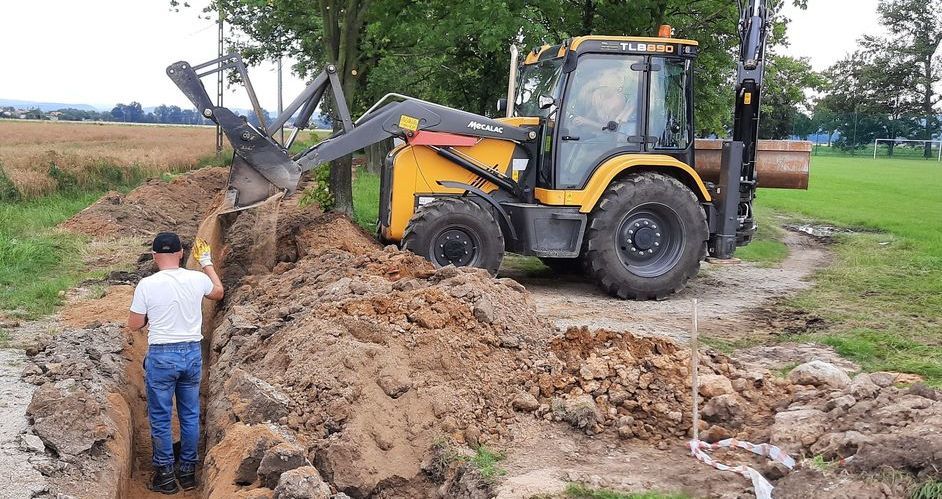 Olszany: Prace na boisku