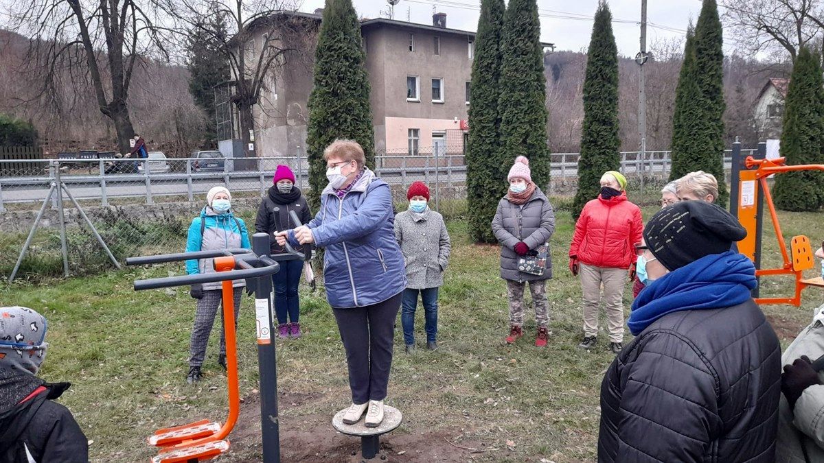 Bystrzyca Górna: Siłownia pod chmurką