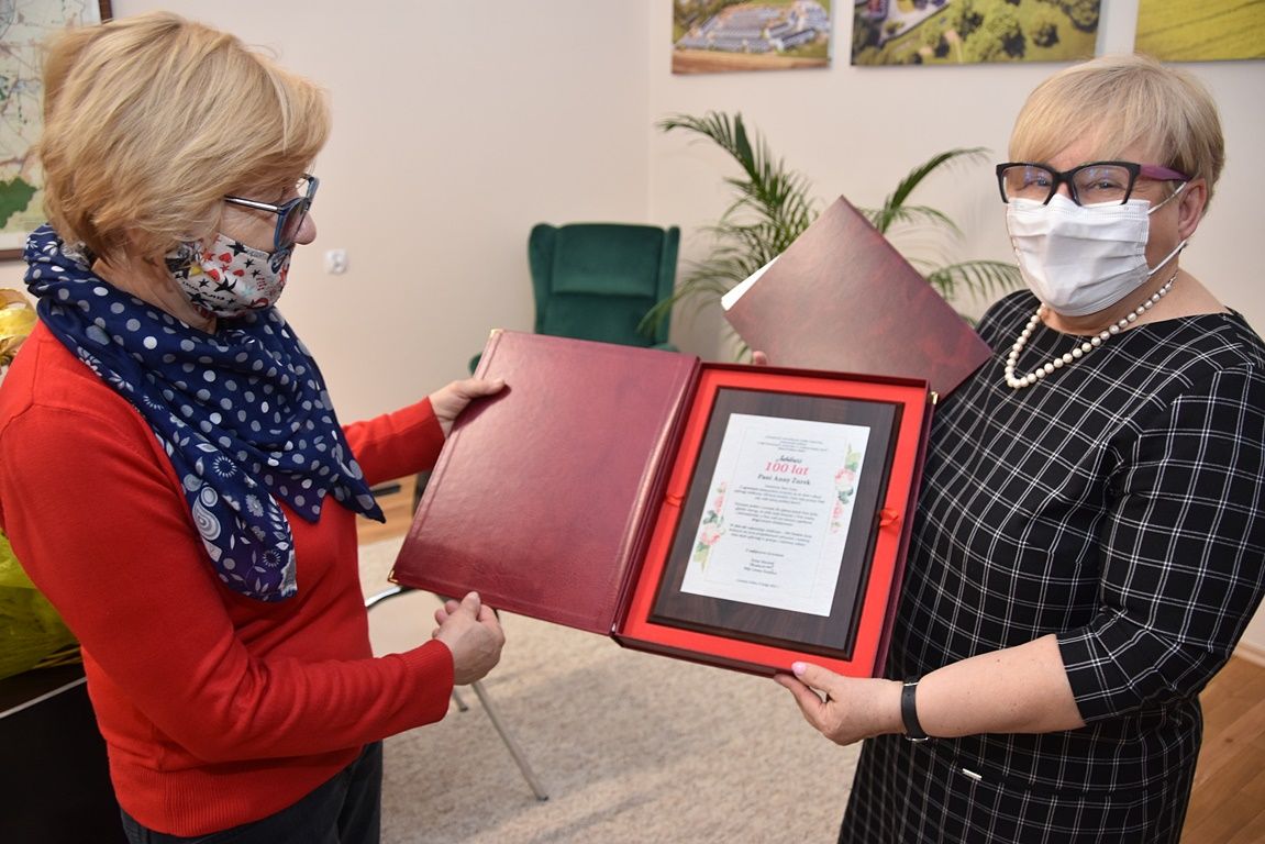 Lutomia Dolna: Setne urodziny