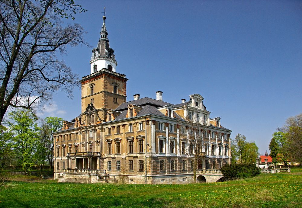 Roztoka: Zamek z dotacją