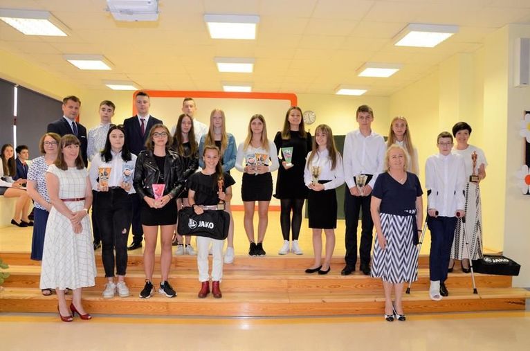 Żarów: Pożegnanie absolwentów